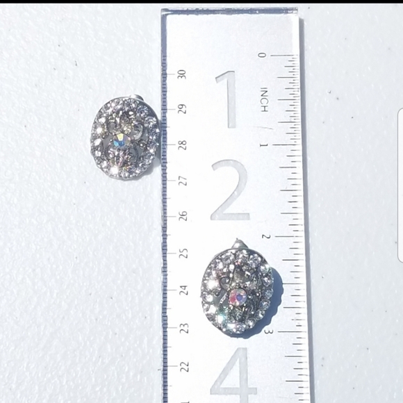 Beautiful earrings - Picture 2 of 2